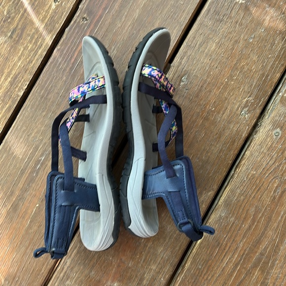 Northside Sandals Size 7 - Picture 4 of 9